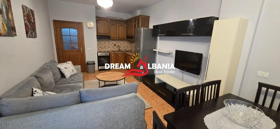 Tirane, jepet me qera 1+1 , 500 € (ish parku)