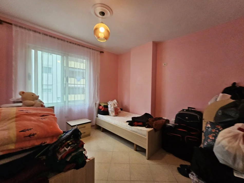 Tirane, jepet me qera apartament 2+1+Ballkon Kati 2, 100 m² 450 € (Yzberisht, Nela 3)