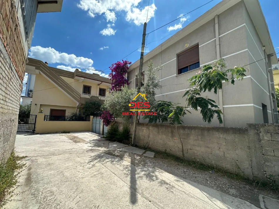 Vlore, shitet shtepi Kati 0, 158 m² 190.000 € (Rruga Haxhi Xhyherri, Vlora)