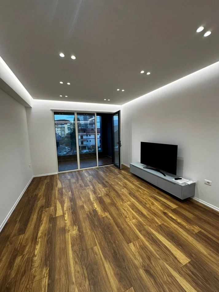 Tirane, jepet me qera apartament 2+1 Kati 3, 118 m² 1.200 € (Liman Kaba)