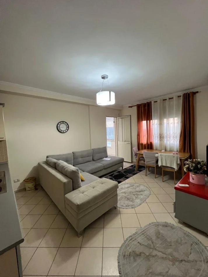 Durres, jepet me qera apartament 2+1+Ballkon Kati 8, 80 m² 300 € 