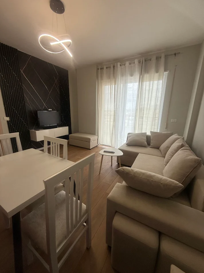 Tirane, jap me qera apartament 1+1+Ballkon Kati 5, 398 € 