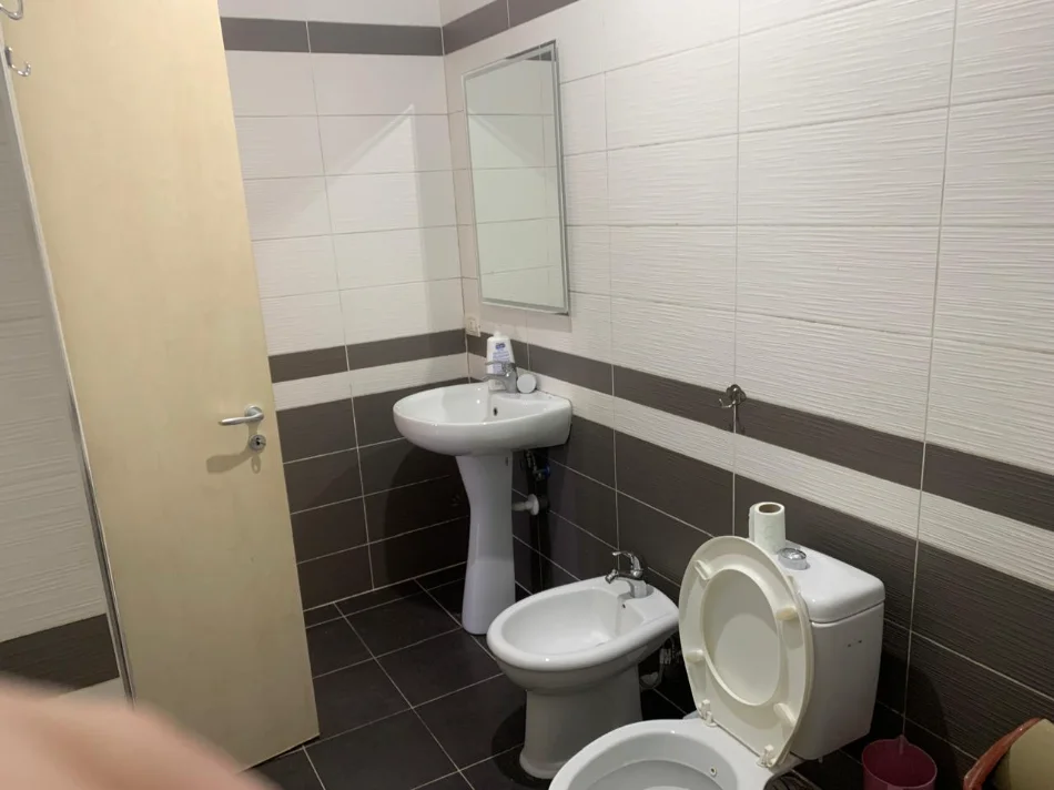 Tirane, shes apartament 2+1+Ballkon Kati 4, 159.390 € 