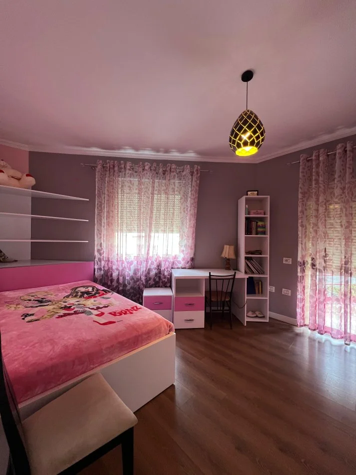 Tirane, jepet me qera apartament 2+1 Kati 3, 100 m² 400 € (Rruga e Thesarit)