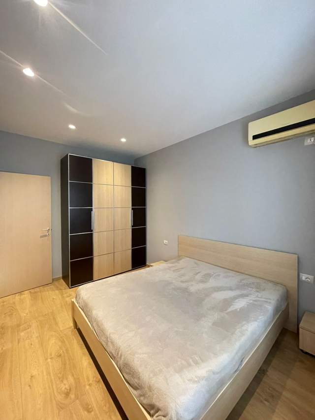 Tirane, jepet me qera apartament 2+1 Kati 10, 79 m² 700 Euro (KOMUNA E PARISIT)