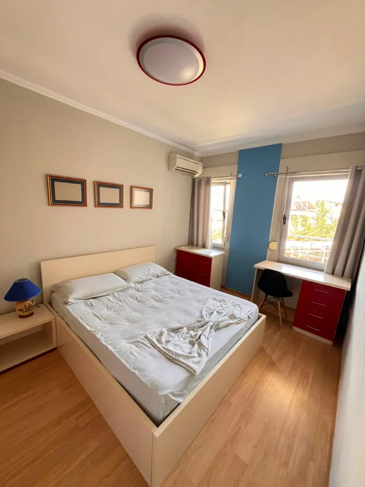 Tirane, jepet me qera apartament 1+1 Kati 1, 60 m² 650 € (Liqeni i Thate)
