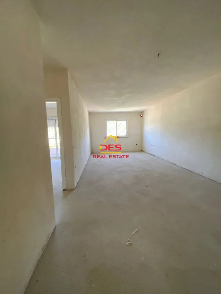 Vlore, shitet apartament 2+1+Ballkon Kati 6, 115 m² 1.430.000 € (Rruga Pelivan Leskaj)