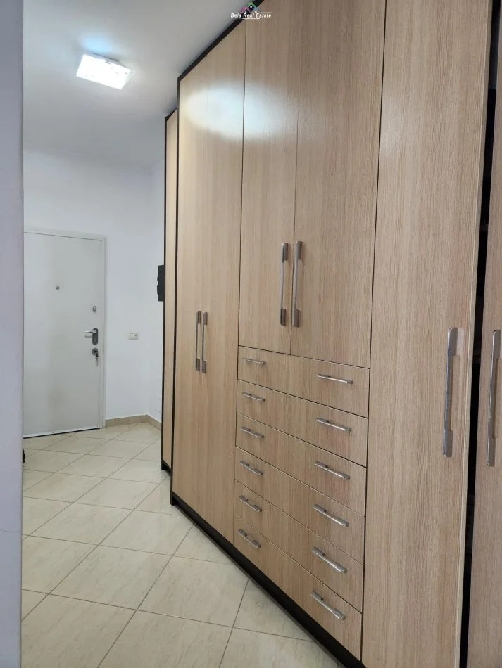 Tirane, jepet me qera apartament 1+1+Ballkon, Kati 3, 70 m² 350 € (Fresk)