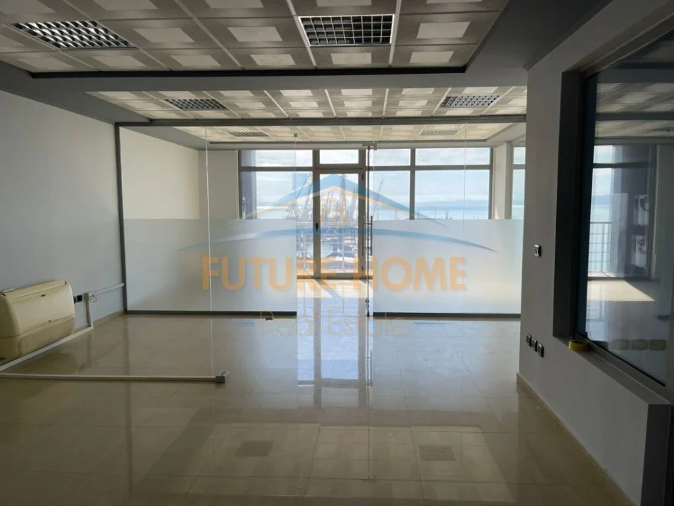 Fly Durres, jepet me qera ambjent biznesi Kati 9, 207 m² 2.000 €