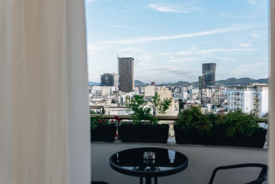 Tirane, jepet me qira apartament 1+1 Kati 12, 70 m² 600 € (Stacioni i Trenit)