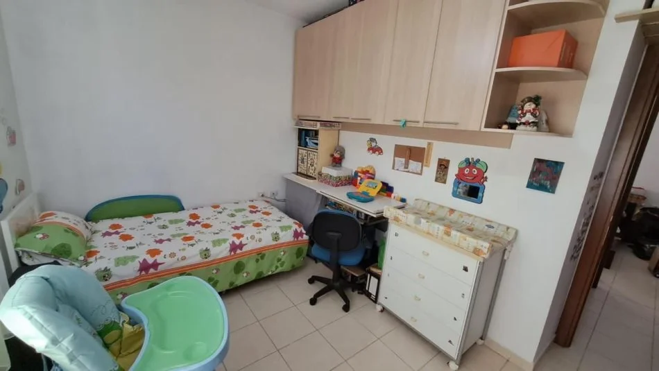 Tirane, jepet me qera apartament 2+1 Kati 4, 90 m² 600 € (Bar Agroni Fusha e Aviacionit)