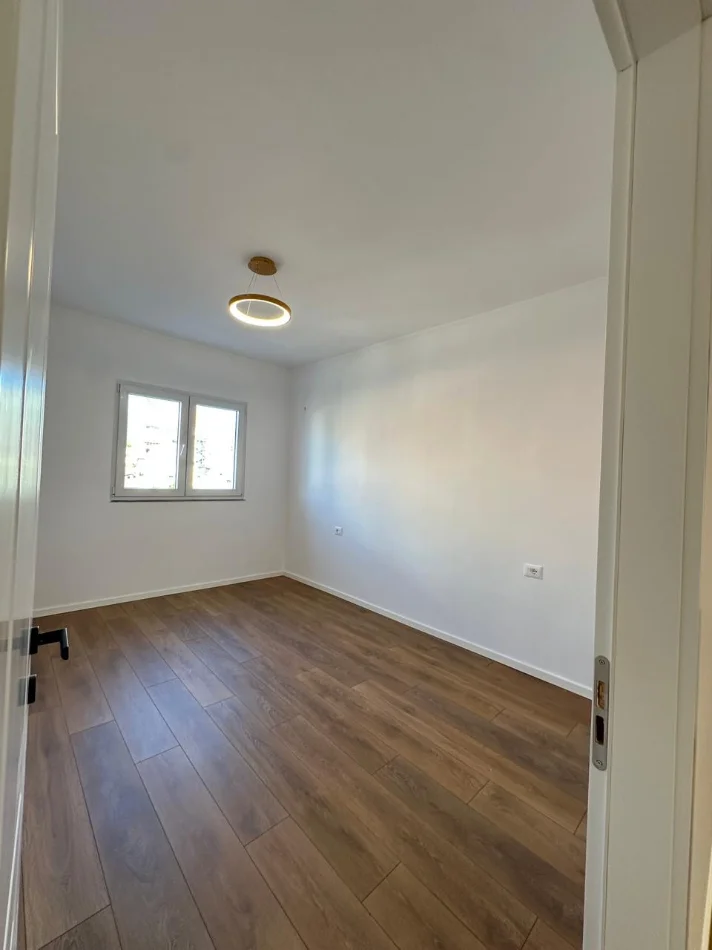 Tirane, shitet apartament 2+1 Kati 4, 75 m² 193.000 € (Stacioni Trenit mbrapa Shkencave te Natyres)