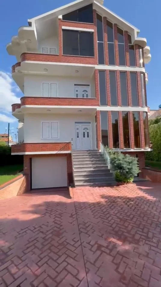 Tirane, shitet Vile 3 Katshe Kati 3, 430 m² 400.000 € (Balevardi Blu)