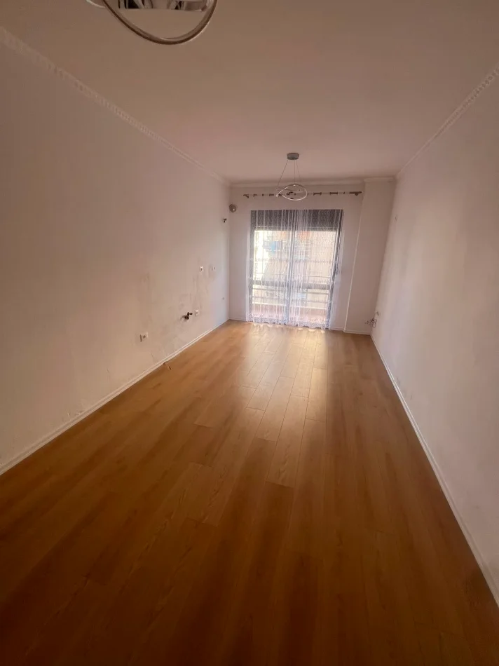 Tirane, shitet apartament 2+1 Kati 2, 78 m² 125.000 € (Fresku)
