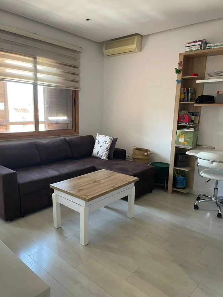 Tirane, jepet me qera apartament 1+1 Kati 5, 50 m² 