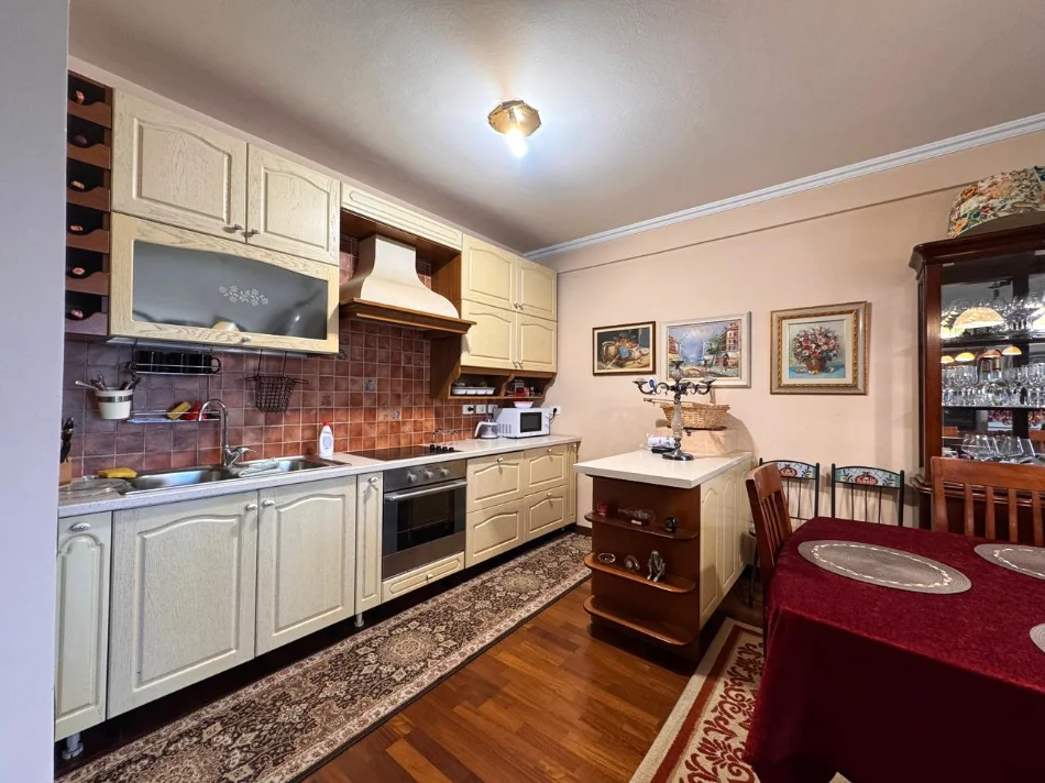 Tirane, shes apartament 2+1+Aneks+Ballkon Kati 5, 144 m² 255.000 € (kodra diellit)
