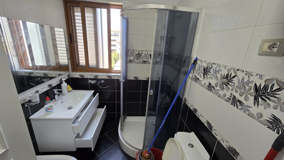 Tirane, shes apartament 1+1+Ballkon Kati 1, 76 m² 140.000 € (Kodra e Diellit)