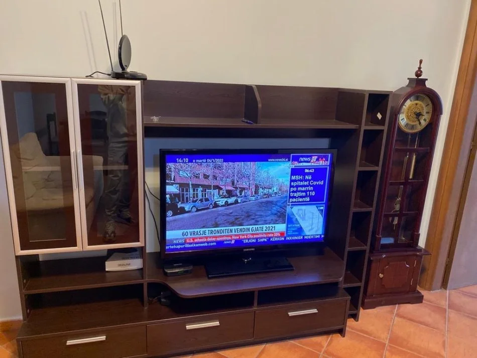 Tirane, jepet me qera apartament 1+1+Ballkon Kati 8, 70 m² 480 € (Rruga Panorama Hurry Fultz)