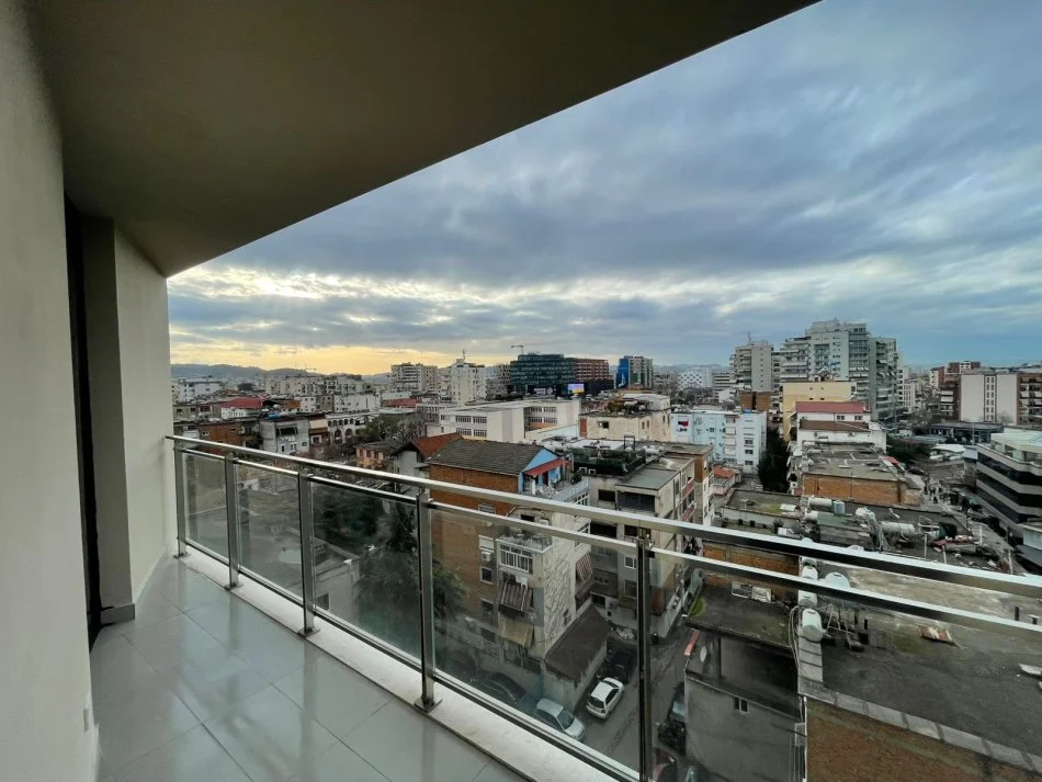 Tirane, jepet me qera apartament 1+1 Kati 4, 800 € (Mine Peza)