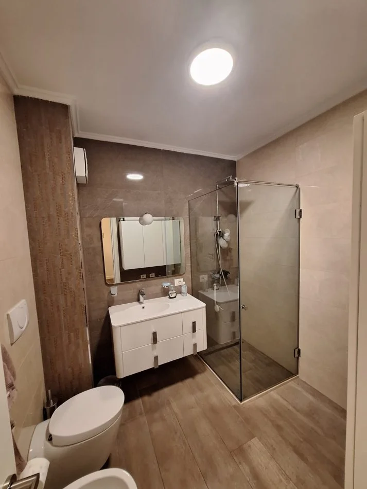 Tirane, shitet apartament 2+1+Ballkon Kati 2, 95 m² 365.000 € (prane Air Albania)