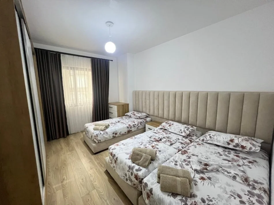 Tirane, jepet me qera apartament 1+1+Ballkon Kati 2, 68 m² 500 € (oslo astir)