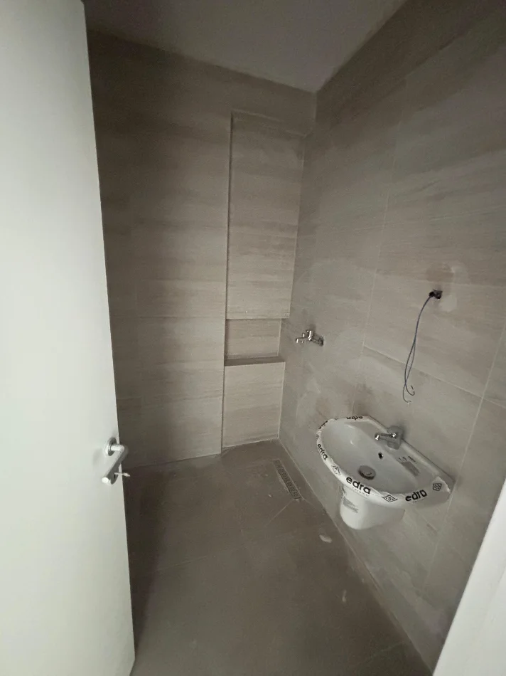 Tirane, shitet apartament 2+2 Kati 2, 111 m² (Rruga Jordan Misja)