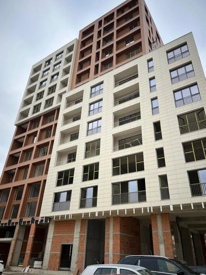 Tirane, shes apartament 2+1+Ballkon Kati 3, 107 m² 183.000 € (Laprake)