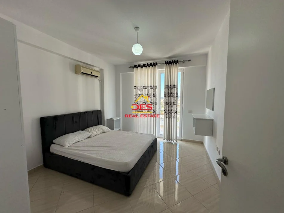 Vlore, jepet me qera apartament 2+1+Ballkon Kati 7, 108 m² 500 € (Rr Sazani)