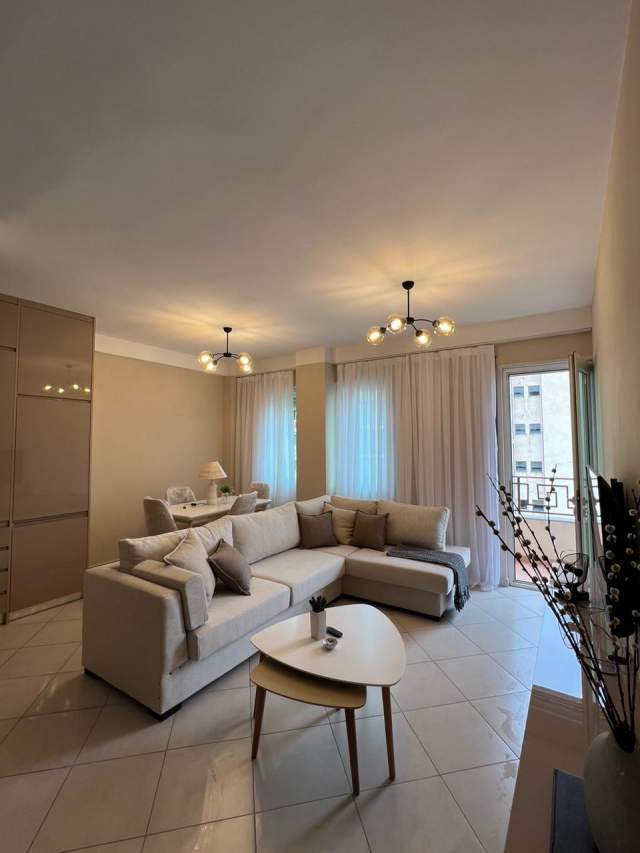Tirane, jepet me qera apartament 2+1+A+BLK Kati 5, 120 m² 450 Euro (Concord center)