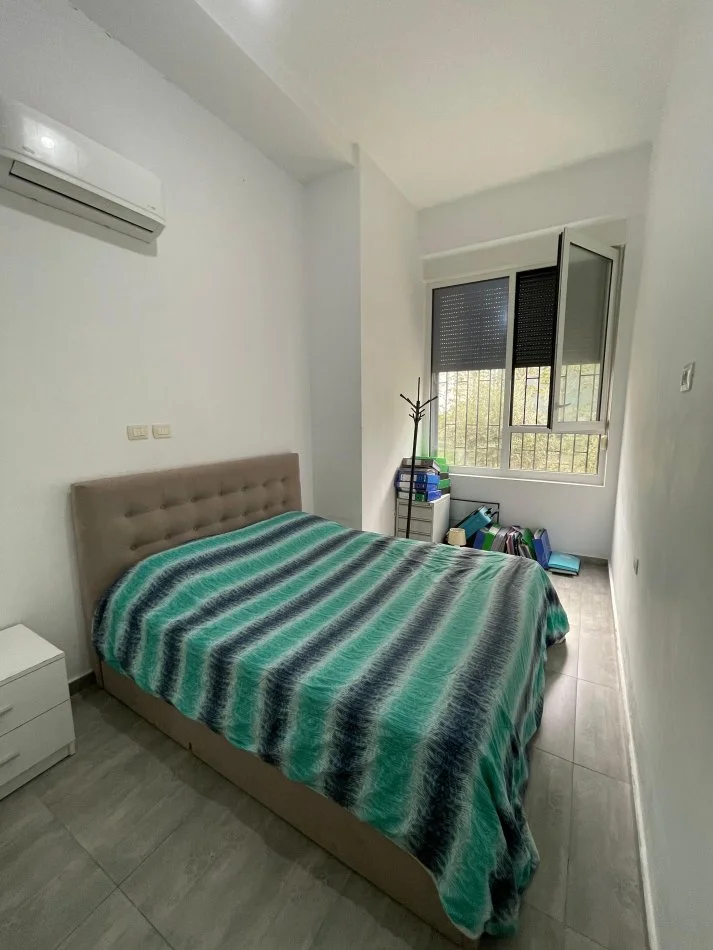 Okazion!!!! te Kompleksi Kontakt Tirane, shes apartament 1+1+Ballkon Kati 1, (Frosina Plaku