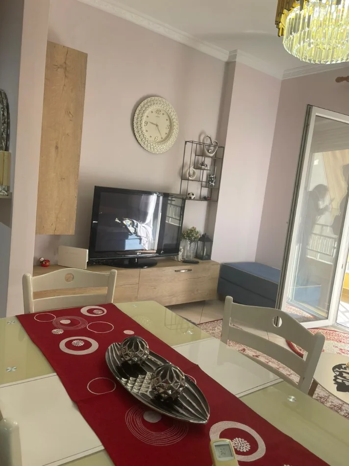 Durres, jepet me qera apartament 1+1+Ballkon Kati 5, 64 m² 400 € (plazh)