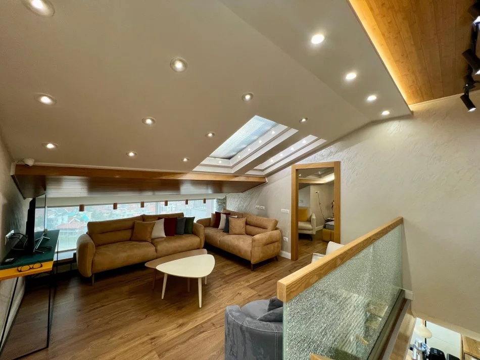 Tirane, shitet apartament duplex 3+1+Ballkon Kati 6, 189 m² 500.000 € (Rruga Zallit)