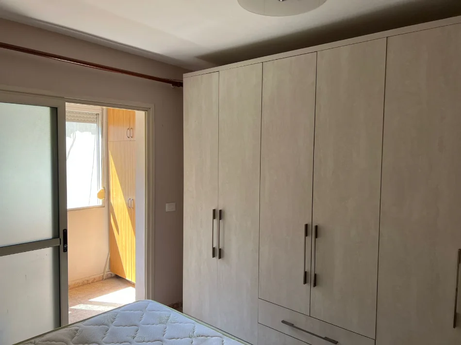 Tirane, jepet me qera apartament 1+1+Ballkon Kati 4, 68 m² 550 € (Ministria e Jashtme)