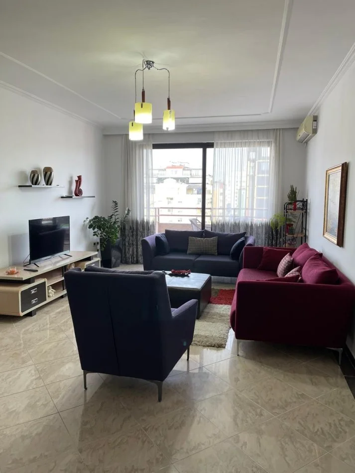 Tirane, jepet me qera apartament 2+1+Ballkon Kati 7, 140 m² 800 € (BLLOK)