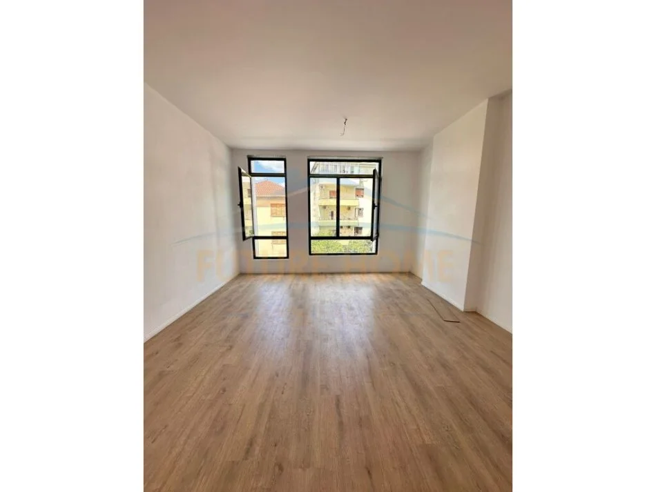 Tirane, shitet apartament 1+1+Ballkon Kati 1, 71 m² 95000€ (Dogana 20)