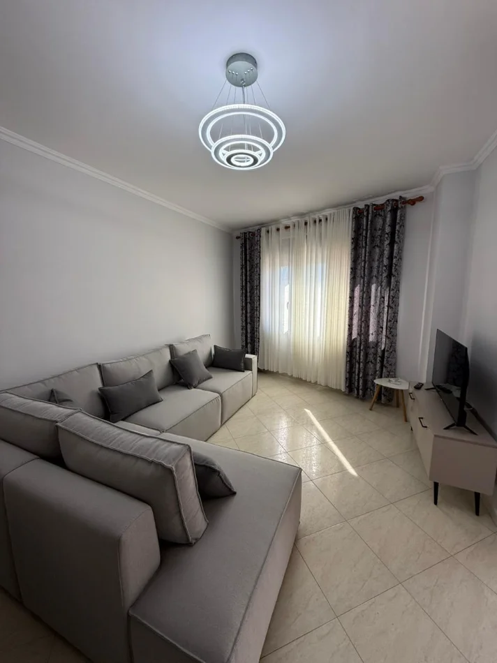 Tirane, jepet me qera apartament 2+1 Kati 7, 110 m² 750 € (prane Prokurorise se Pergjithshme.)