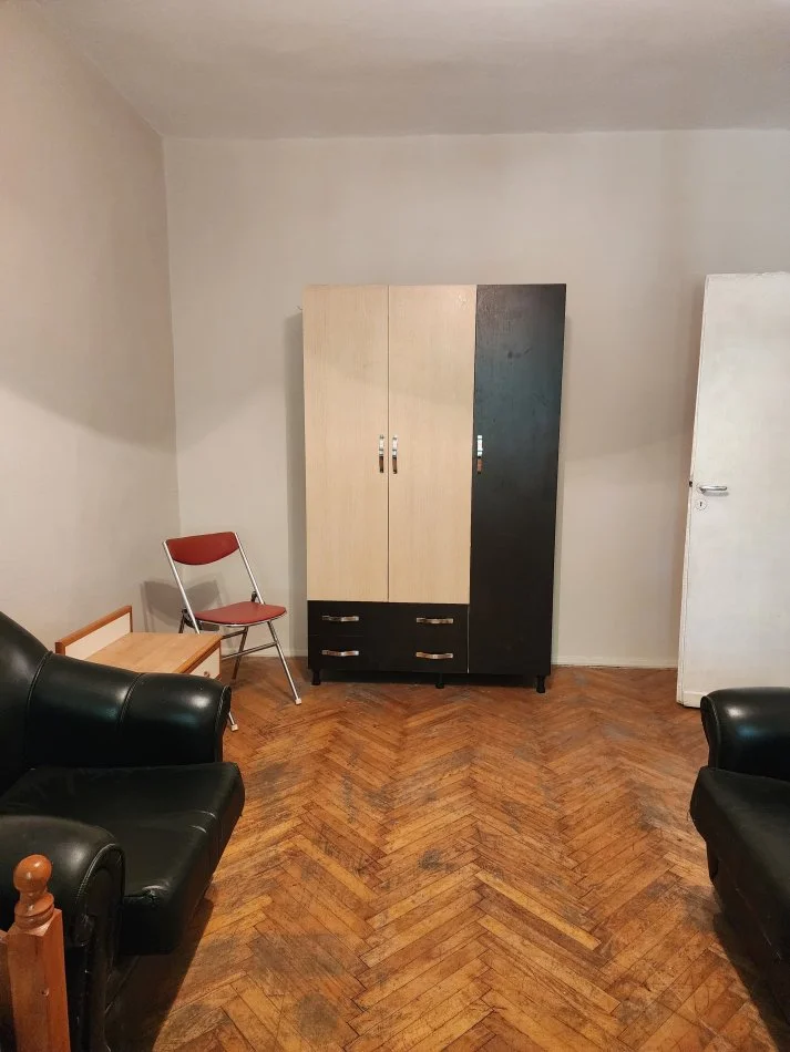 Tirane, jepet me qera apartament 2+1 Kati 2, 