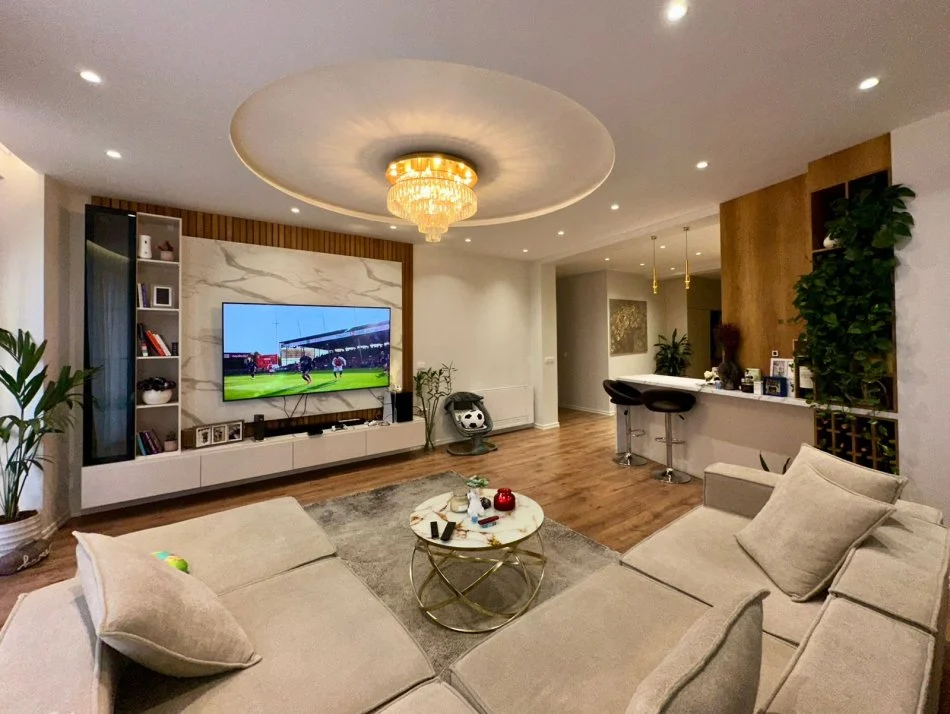 Tirane, shitet apartament 3+1 Kati 2, 162 m² 400.000 € (Liqeni i Thate)