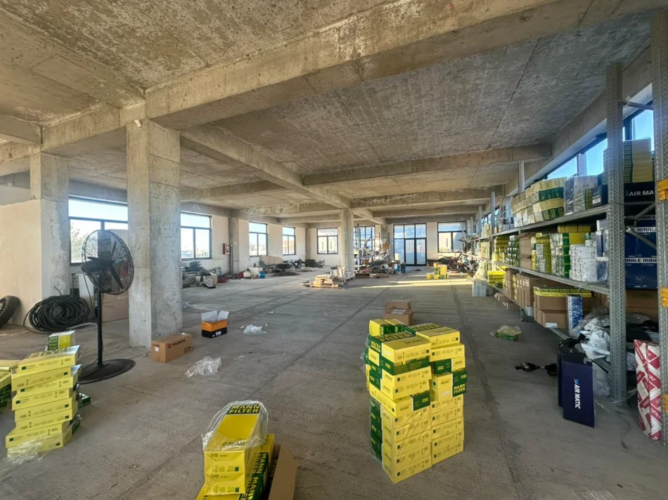 Tirane, jepet me qera ambjent biznesi Kati 2, 400 m² 1.000 € (Pranë Delta Pharma)