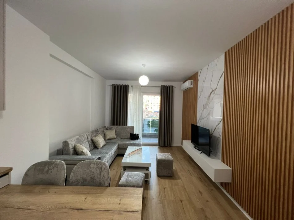 Tirane, jepet me qera apartament 2+1 Kati 2, 98 m² 500 € (Rruga Sokrat Miho)