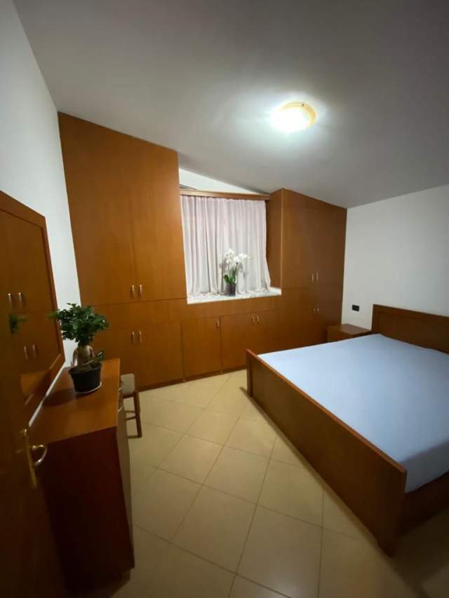 Tirane, jepet me qera apartament 1+1+BLK Kati 4, 70 m² 300 Euro (Rruga Mihal Grameno)