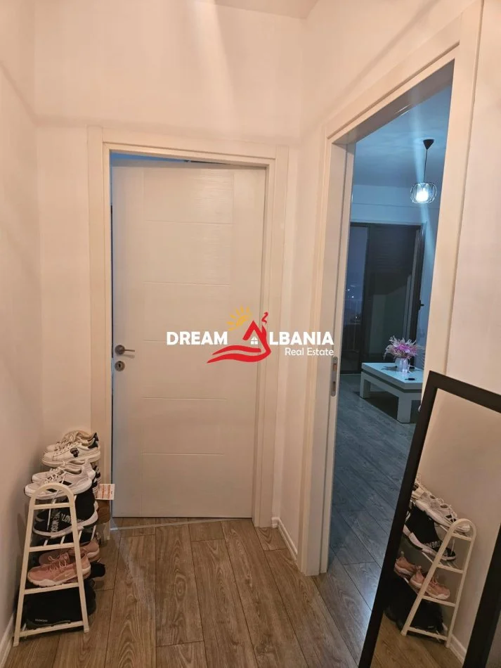 Tirane, jepet me qera apartament 1+1 Kati 6, 60 m² 500 € (Oxhaku)