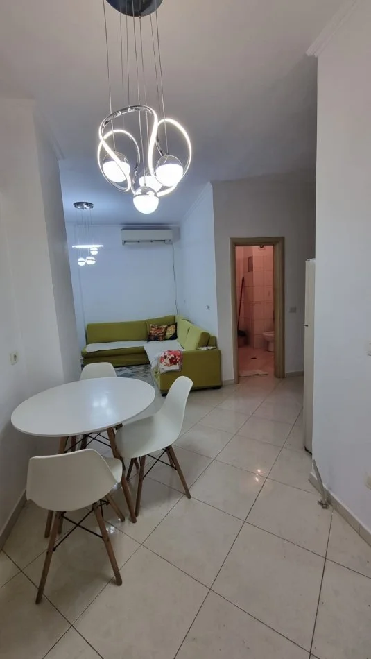 Tirane, jepet me qera apartament 2+1 Kati 2, 77 m² 600 € 