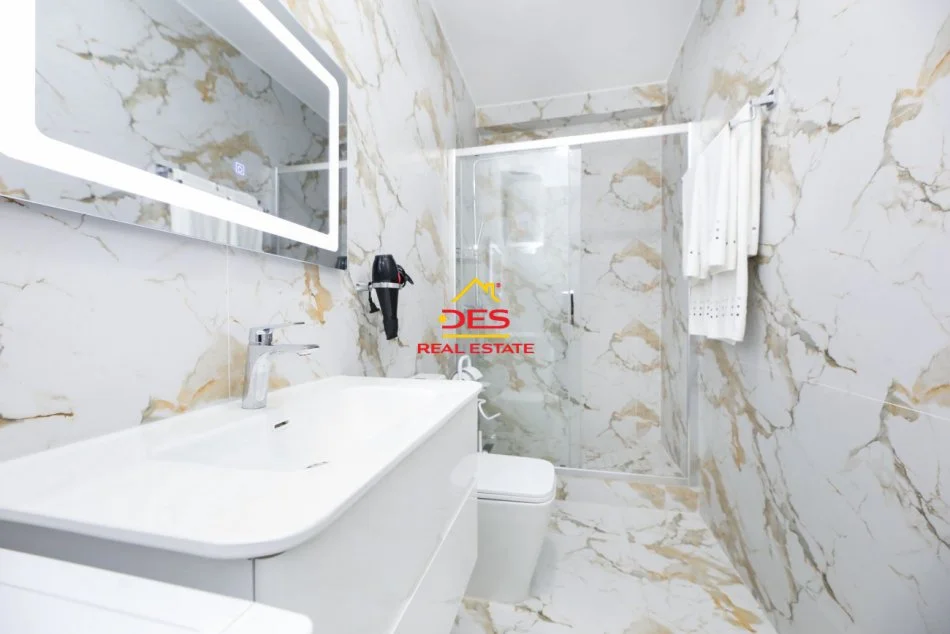 Vlore, shitet garsonier 1+1+Ballkon Kati 2, 76 m² 210.000 € (Rruga Dhimitër Konomi)