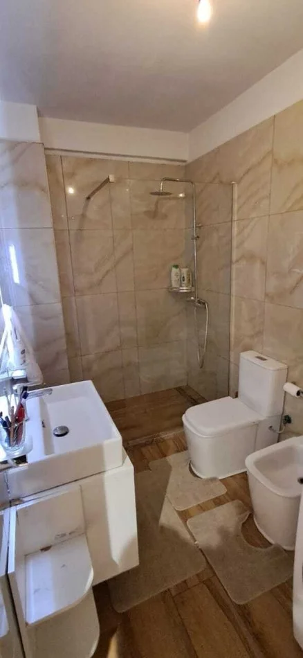 Tirane, shitet apartament 2+1+Ballkon Kati 8, 97 m² 140.000 € (veli dedi)