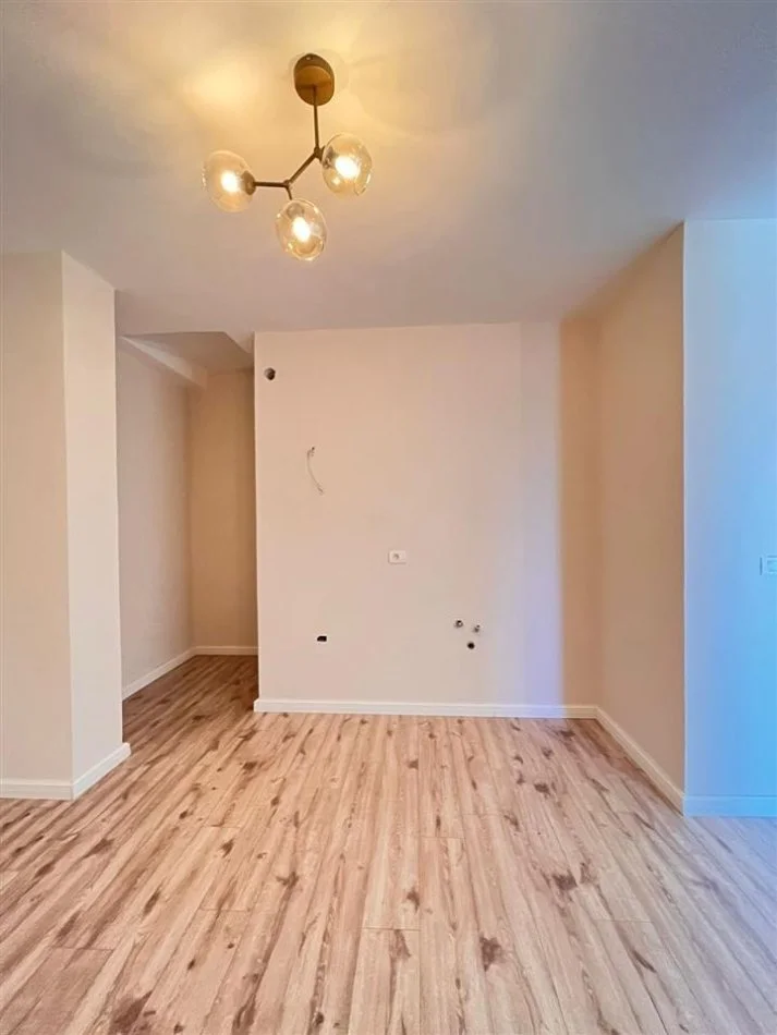 Durres, shitet apartament 1+1+Ballkon Kati 4, 74.000 € (Rruga Pavaresia ,Durres)