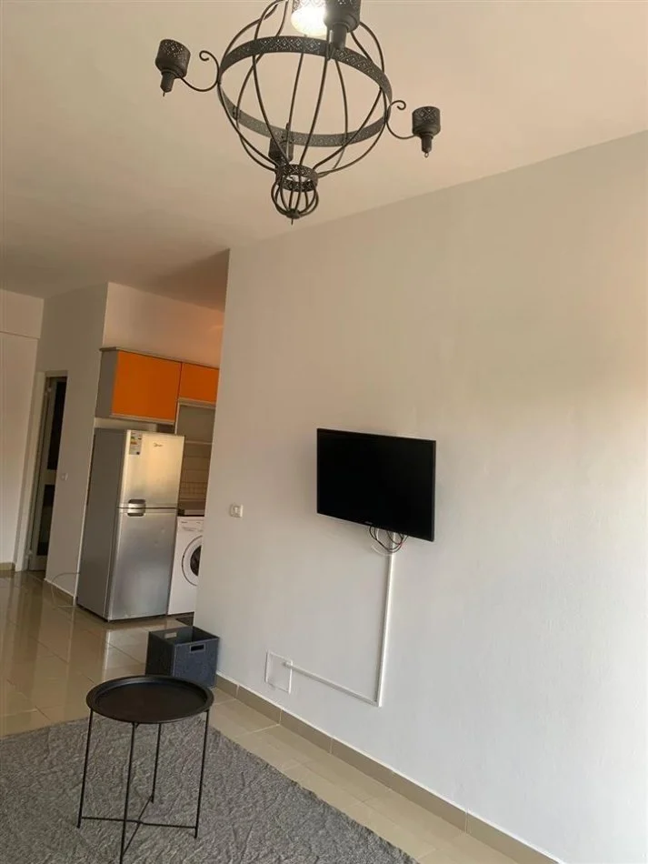 Durres, jepet me qera apartament 1+1 Kati 4, 300 € (Pavaresia, Durres)