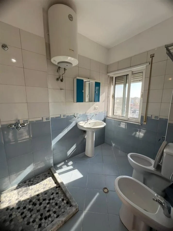 Durres, shitet apartament 2+1+Ballkon Kati 8, 106 m² 130.000 € (Durres)