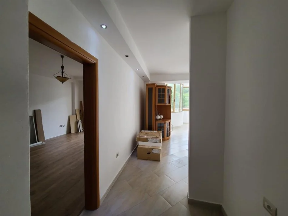 Durres, shitet apartament 1+1 Kati 8, 95.000 € 