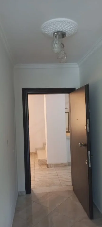 Tirane, jepet me qera apartament 1+1 Kati 5, 58 m² 380 € (rruga muhamet deliu)